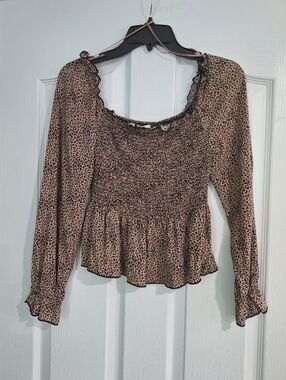 URBAN Romantics Beige Leopard Smocked Peplum Blouse
